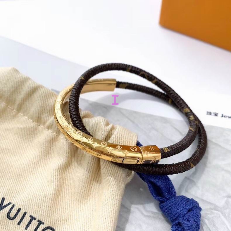 LV    Bracelet